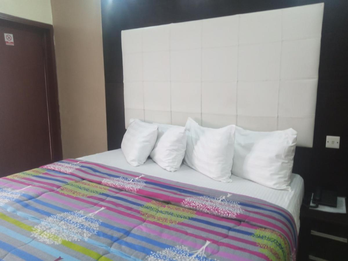 Alluring View Hotel - Toyin Sreet Ikeja Zewnętrze zdjęcie