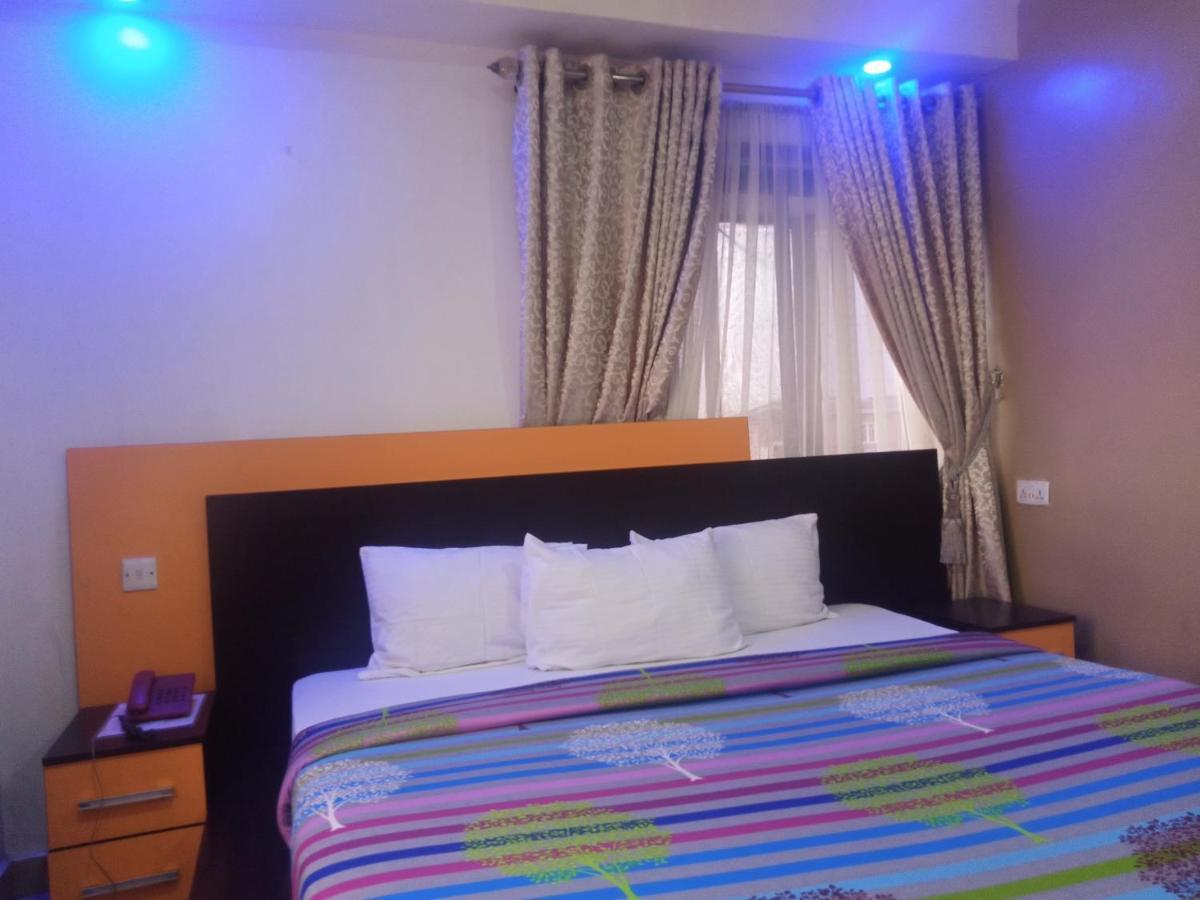 Alluring View Hotel - Toyin Sreet Ikeja Zewnętrze zdjęcie