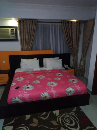 Alluring View Hotel - Toyin Sreet Ikeja Zewnętrze zdjęcie